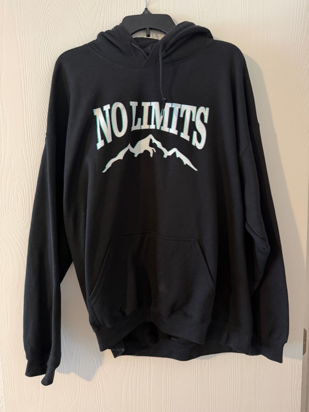 Black Crewneck Hoodie with 'NO LIMITS' Mountain Graphic